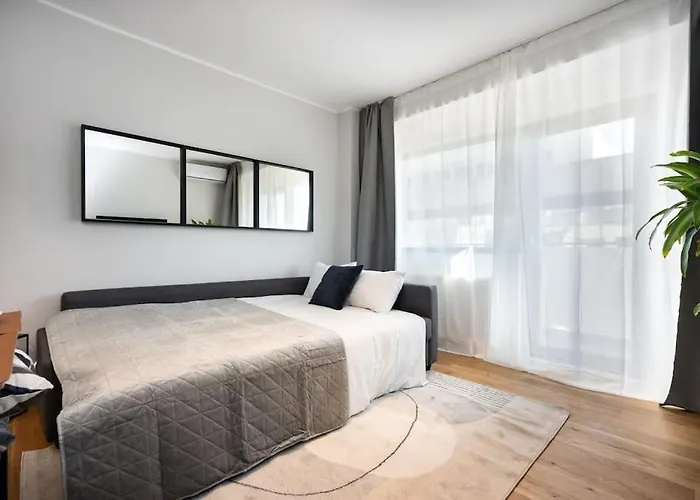 Apartment Amazing Views 2br Bright Flat - Charming Balcony Bucharest