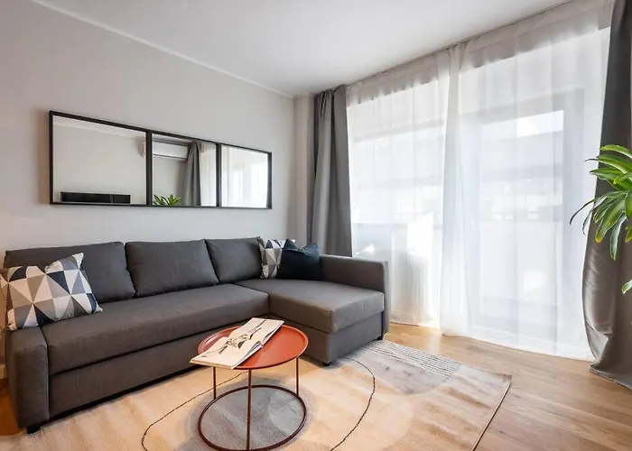 Amazing Views 2br Bright Flat - Charming Balcony Apartment *