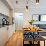 Amazing Views 2br Bright Flat - Charming Balcony Appartement Boekarest