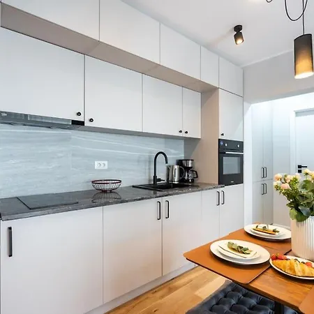 Amazing Views 2br Bright Flat - Charming Balcony Apartament Bucureşti