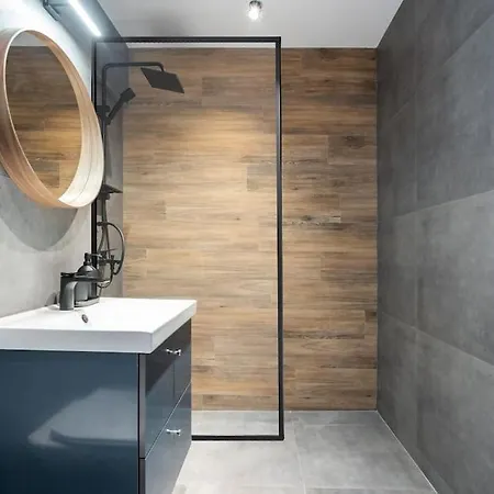 Amazing Views 2br Bright Flat - Charming Balcony Daire Bükreş