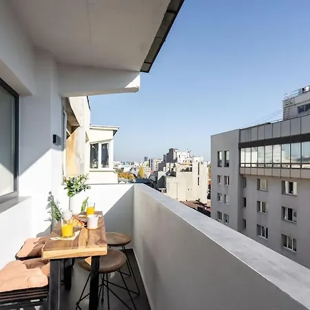 Amazing Views 2br Bright Flat - Charming Balcony Bükreş