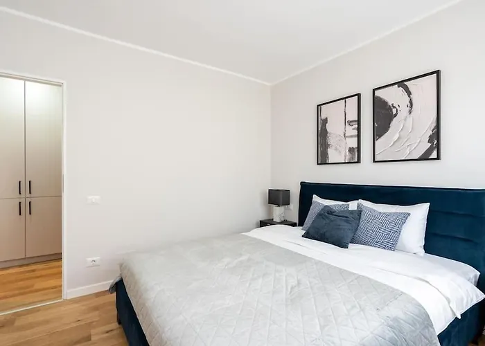 Amazing Views 2br Bright Flat - Charming Balcony Bukarest