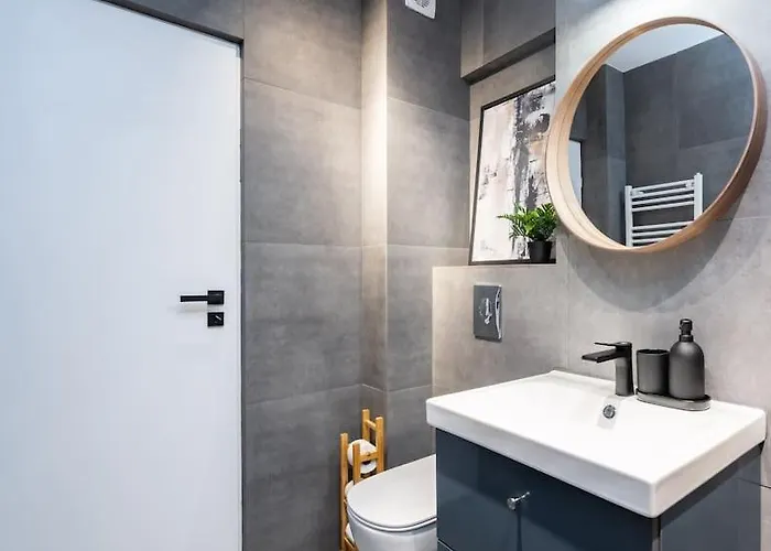 Amazing Views 2br Bright Flat - Charming Balcony * Bukarest