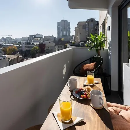 Amazing Views 2br Bright Flat - Charming Balcony Apartamento Bucarest