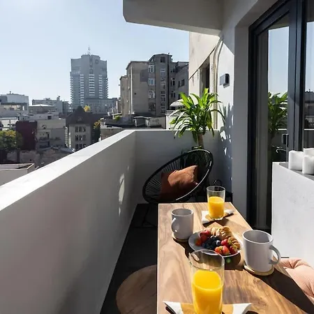 Amazing Views 2br Bright Flat - Charming Balcony Apartamento Bucarest