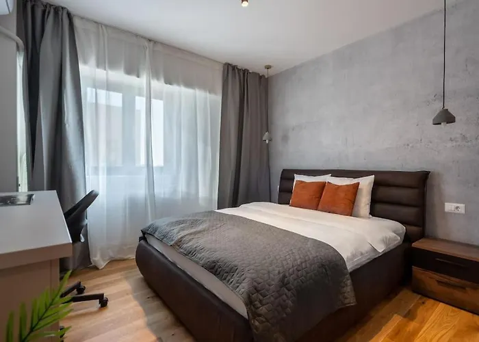 Amazing Views 2br Bright Flat - Charming Balcony Апартаменты Бухарест
