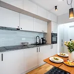 Amazing Views 2br Bright Flat - Charming Balcony Apartament Bucureşti