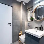 Amazing Views 2br Bright Flat - Charming Balcony * Bucureşti