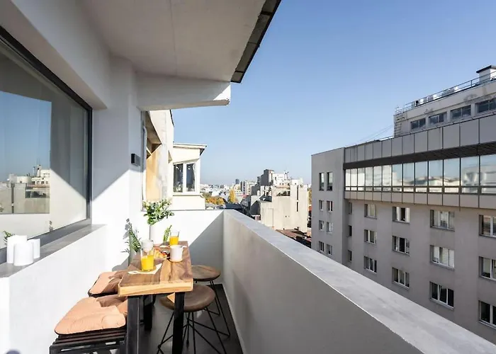 Amazing Views 2br Bright Flat - Charming Balcony Bukarest