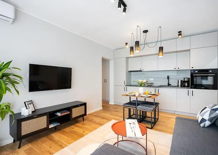 Amazing Views 2br Bright Flat - Charming Balcony Apartment